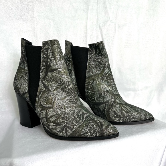 Intentionally Blank Tempo Floral Bootie - Picture 7 of 7